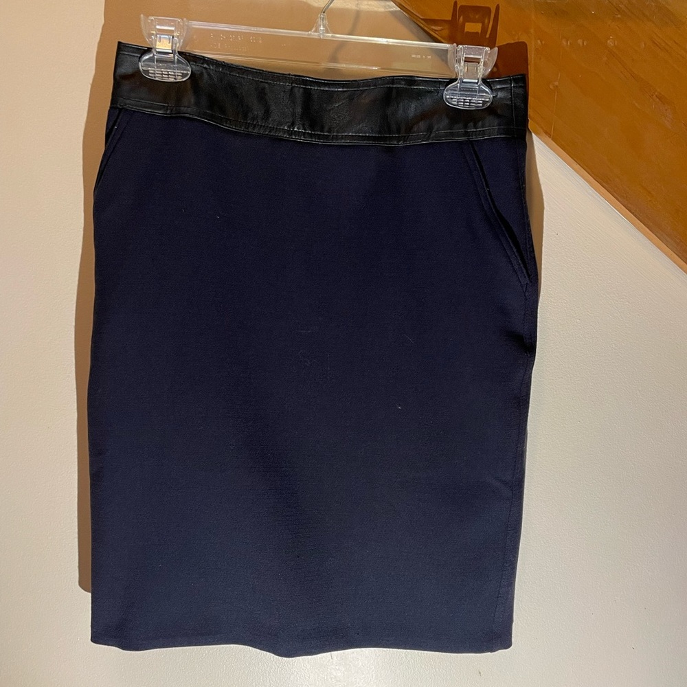 Worthington navy skirt with faux leather waistband